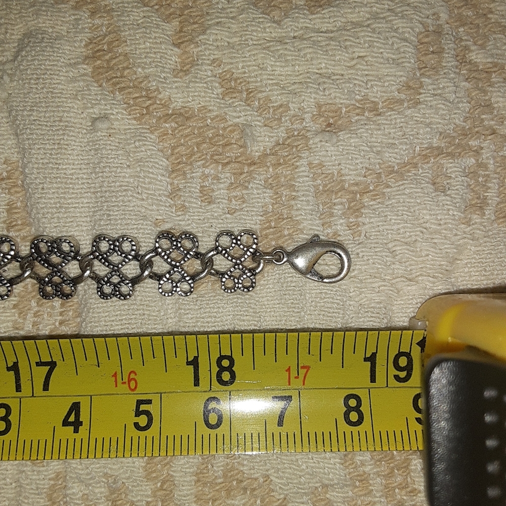 Clover costume jewelry, necklace & matching earrings set - Picture 5 of 6
